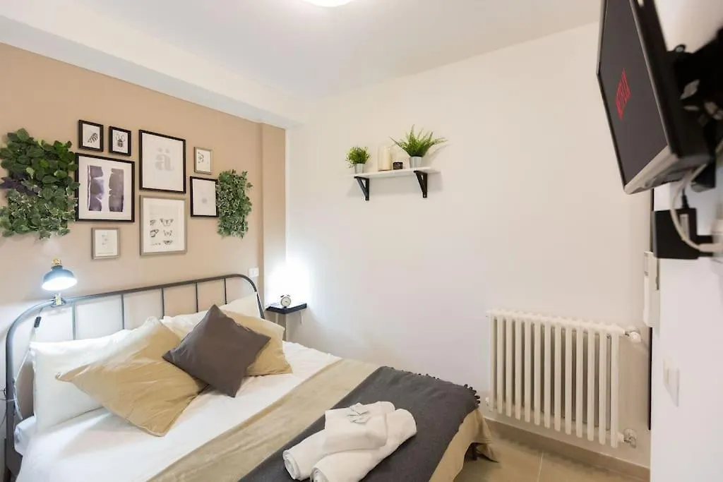 Apartment Paruta 65 - Teti Milan 0*,