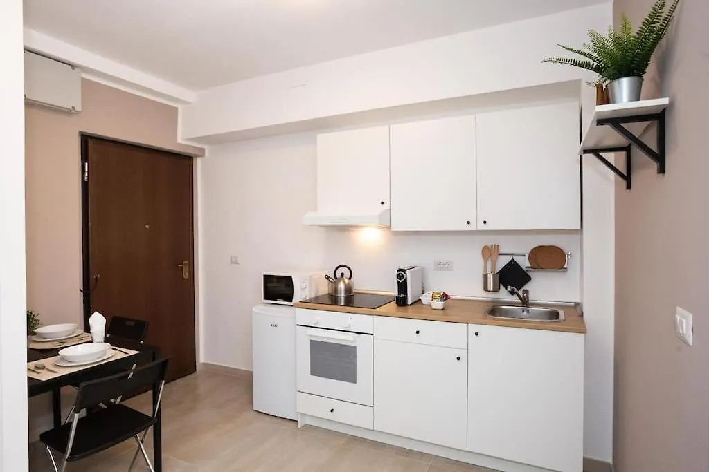 Apartment Paruta 65 - Teti Milan Italy