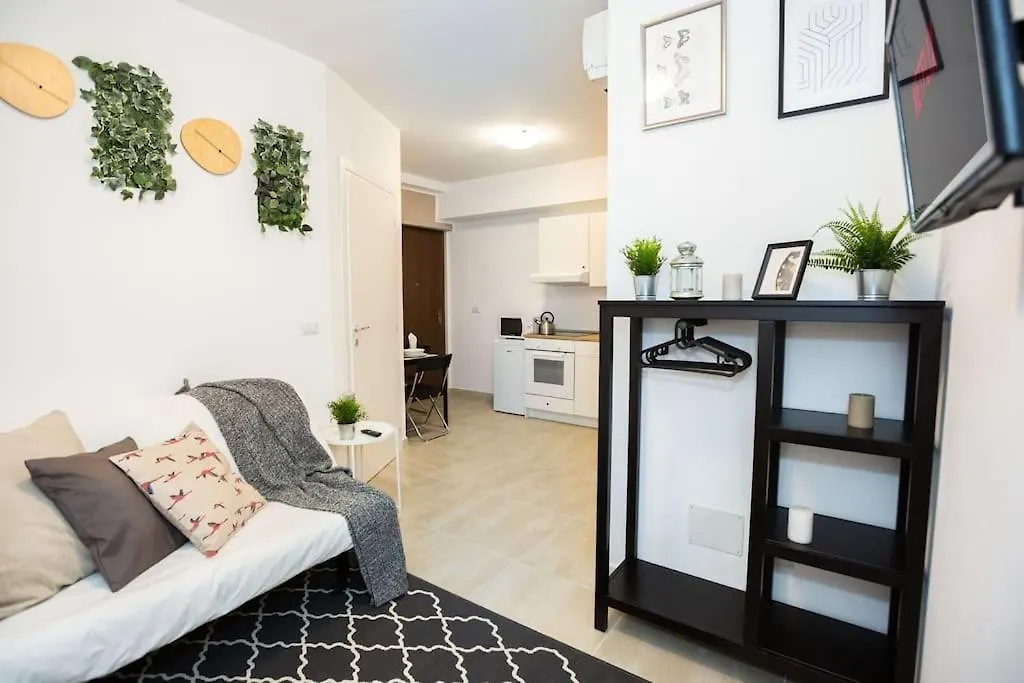 Apartment Paruta 65 - Teti Milan Italy